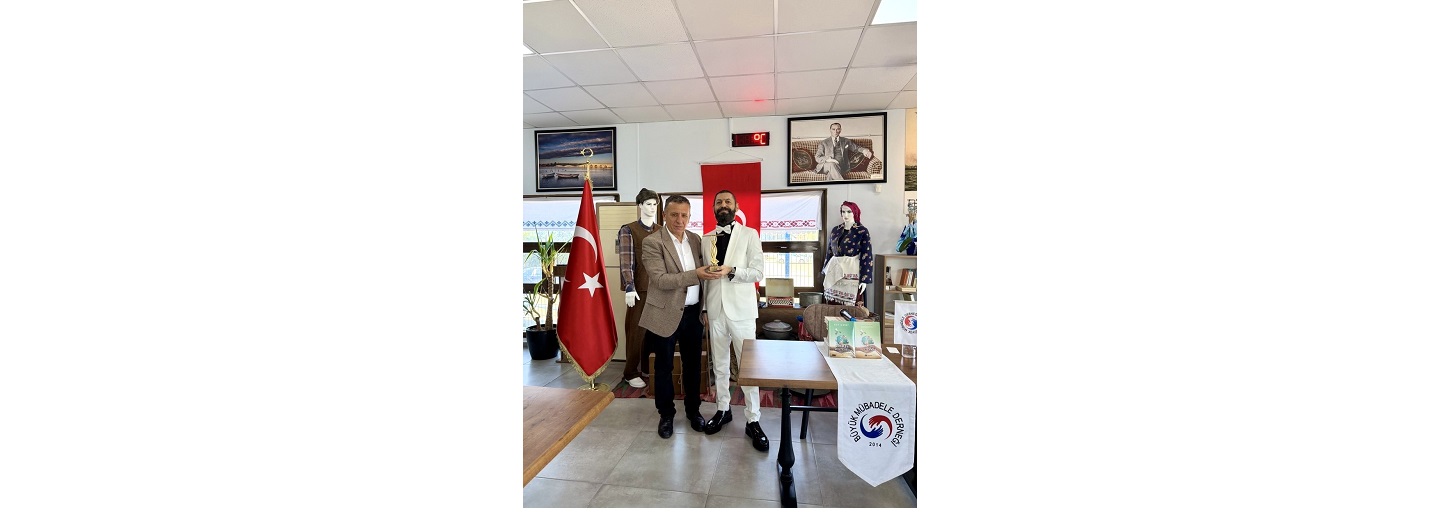  Akif Manaf’a Büyük Mübadele Derneği’nden Evrensel Kardeşlik ve Barış Ödülü